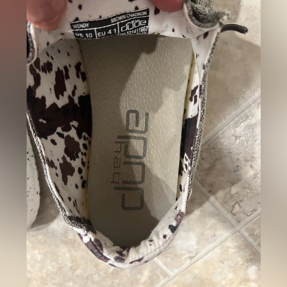 Women’s HEY DUDE Sz 10 Wendy brown chadron cow animal - Picture 5 of 7